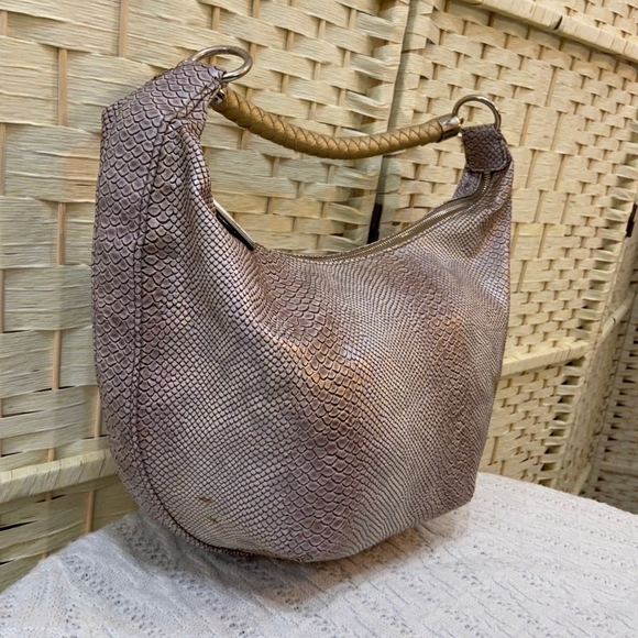 Dana Buchman, Faux Snake Skin Leather Shoulder Bag - Picture 3 of 13